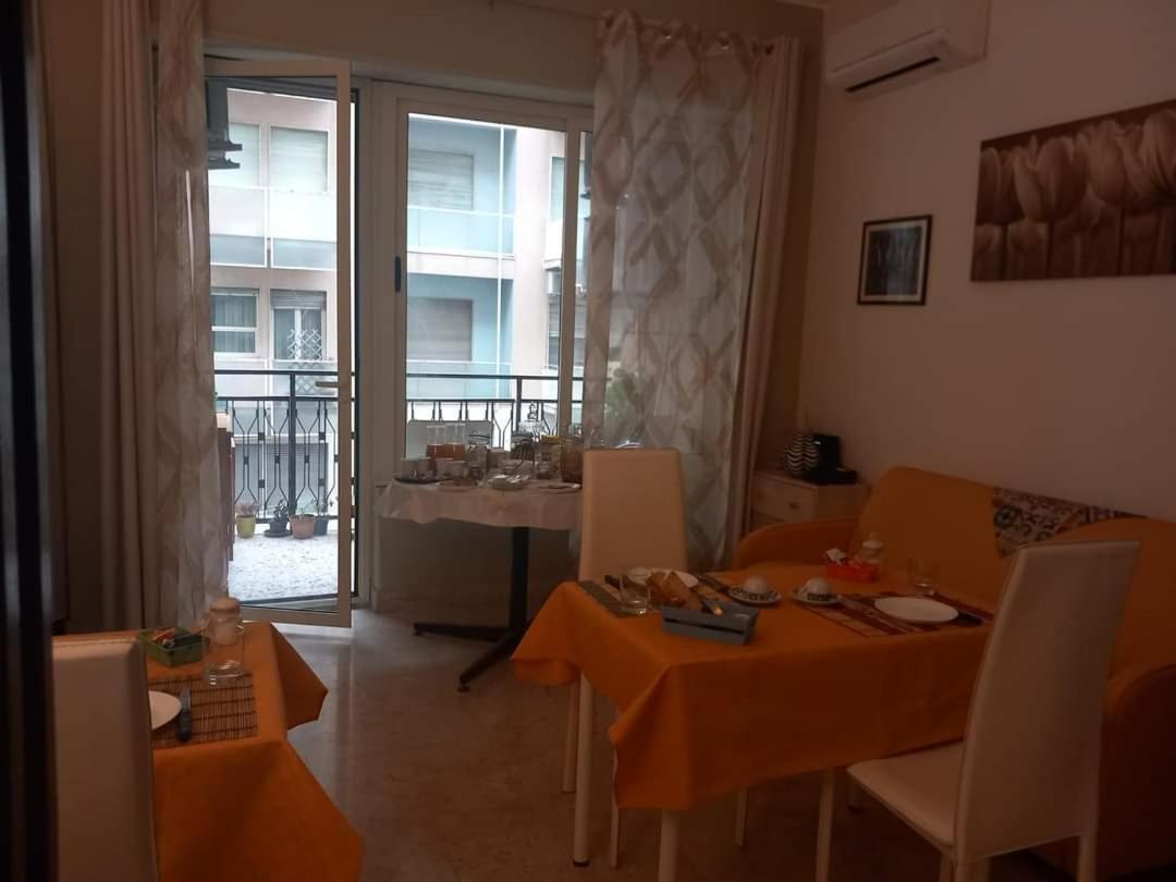 Bed and Breakfast La Valigia Sul Letto CTA Exterior foto