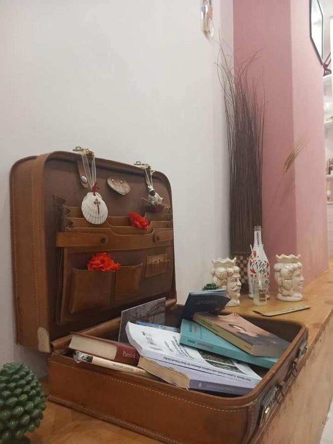 Bed and Breakfast La Valigia Sul Letto CTA Exterior foto